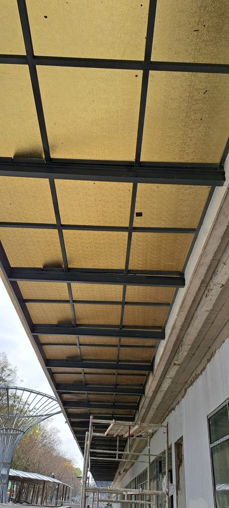 Mái che bằng tấm Polycarbonate SolMart