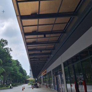 Mái che bằng tấm polycarbonate đặc 8mm màu trà