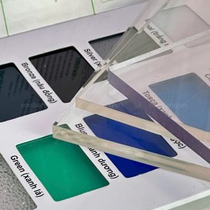 giá tấm polycarbonate đặc 9.5mm Solmart mới nhất
