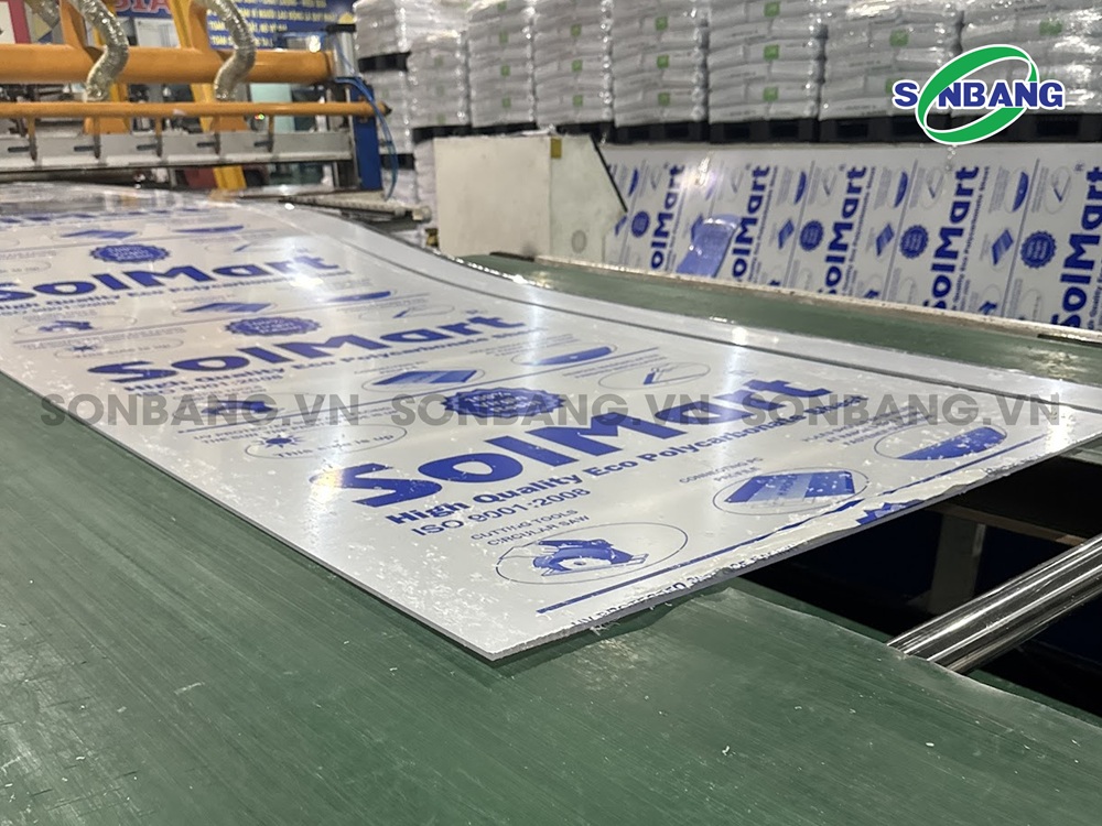 Nhà máy sản xuất tấm polycarbonate đặc SolMart chính hãng Sơn Băng