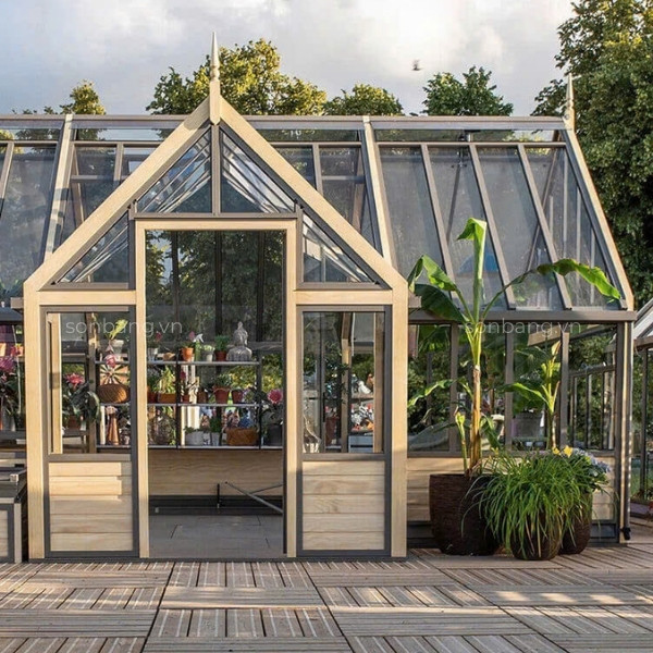 Nhà kính bằng tấm Polycarbonate ở Thụy Điển 