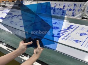 Tấm polycarbonate SolMart chính hãng tại nhà máy Sơn Băng