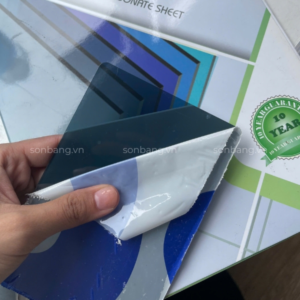 Tấm Polycarbonate đặc 3mm xám khói