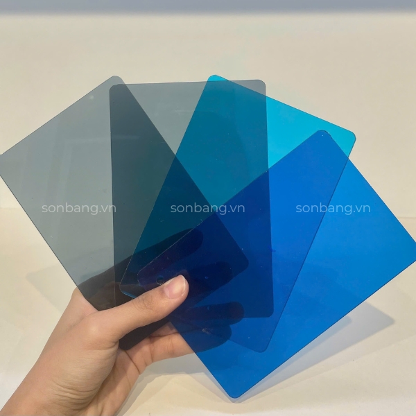 tam polycarbonate 1.5mm 20 Màu sắc cơ bản của Poly SolMart