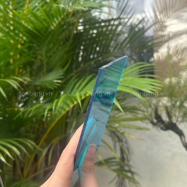 tam polycarbonate 1.5mm 22 Mô phỏng độ dày Poly 3.8mm màu xanh phù hợp cho các vách ngăn nhẹ, có khung sẵn