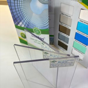 tấm polycarbonate đặc 5mm màu trong kính