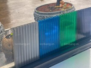 Tấm Polycarbonate rỗng 10mm trên thực tế 