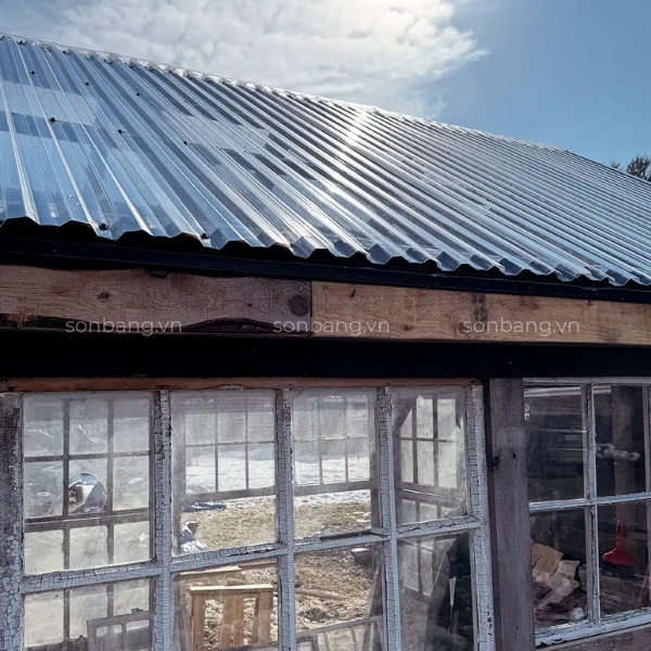 tôn nhựa được sử dụng trong nhà kính trồng cây