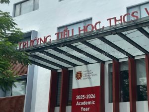 mai che Polycarbonate 1 Mái che bằng kính sảnh chờ trường học