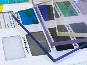 tam Polycarbonate dac 10 Tấm Polycarbonate đặc có độ dày 10mm