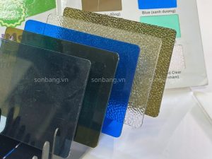 Tấm lợp lấy sáng Polycarbonate đặc 