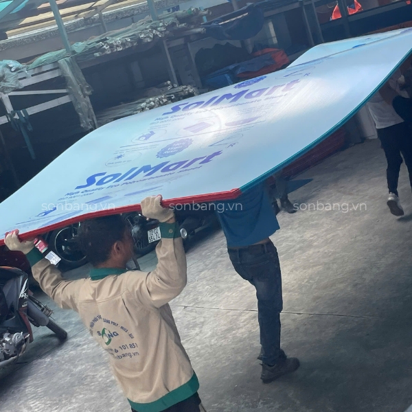 Vận chuyển Poly rỗng màu xanh biển tại kho