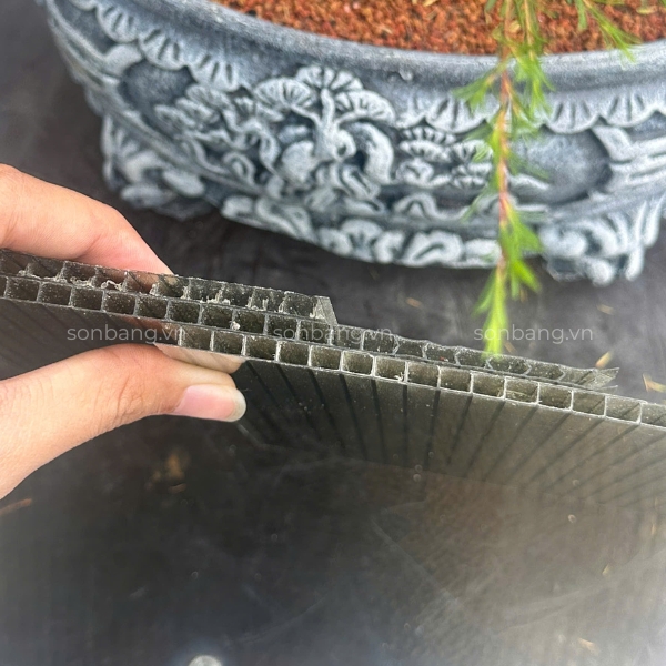 Tấm polycarbonate rỗng 4mm màu trà