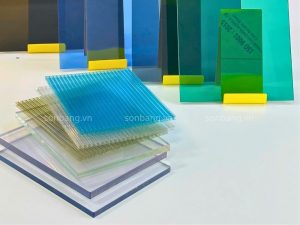 tấm polycarbonate đặc và rỗng 2