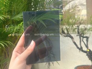 Poly 5mm màu xám trên thực tế, màu tối hơn so với Poly 3mm