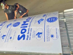 Cận cảnh hộp đèn Poly SolMart trong những bước đầu thi công 