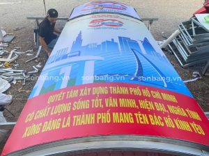 Hộp đèn Poly Solmart 30/4 sau khi đã được dán hoàn thiện 