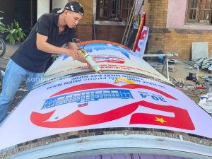 Thi công hộp đèn Poly SolMart 