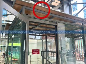 Mái che Poly xuống hầm xe tại Đại học Văn Lang