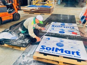 Tấm Poly SolMart tại kho Sơn Băng 
