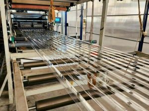 Tôn lấy sáng Poly được làm từ 100% nhựa nguyên sinh