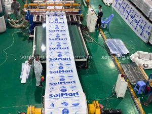 Tấm polycarbonate đặc SolMart được sản xuất tại nhà máy 