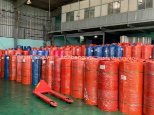 Kho hàng với đa dạng loại vật tư, mẫu mã sẵn sàng cung ứng cho các công trình lớn