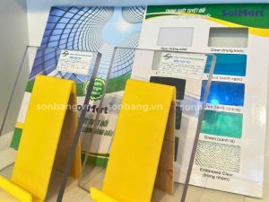 Độ trong suốt tấm Poly đặc thương hiệu SolMart thực tế 