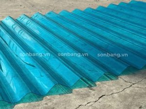 Tôn nhựa lấy sáng Poly màu xanh dạng sóng 