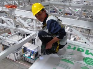 Thi công vách ngăn Poly tại nhà máy Milwaukee