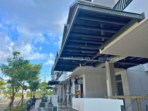 Mái che poly màu trà do Sơn Băng cung cấp vật tư