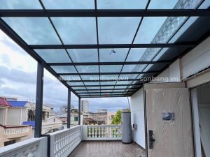 Mái che Poly xám khói phẳng 