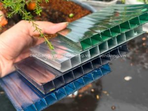 Cấu trúc rỗng ruột làm Poly rỗng dễ bám bụi tích nước 